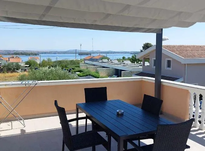 With Parking Space Kraj, Pasman - 335 * تكون