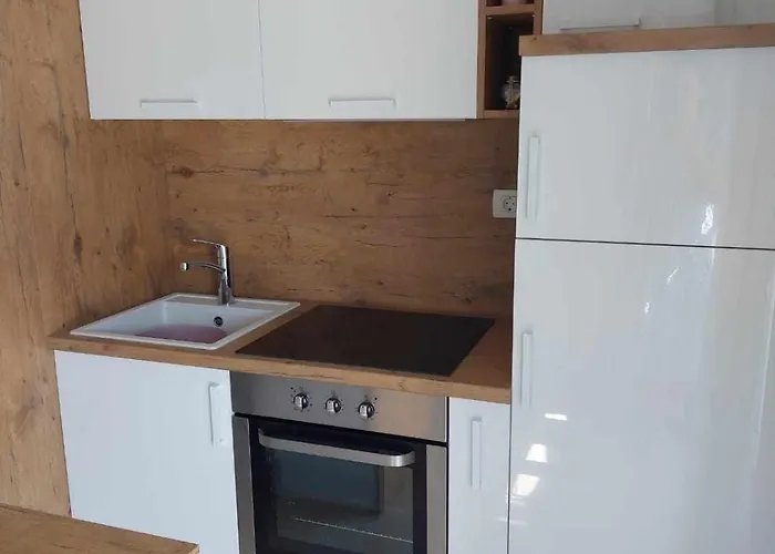 With Parking Space Kraj, Pasman - 335 * تكون