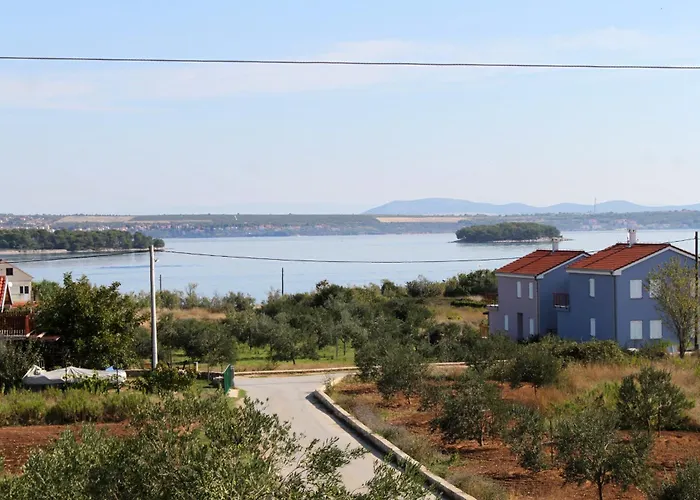 With Parking Space Kraj, Pasman - 335 *