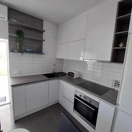 With Parking Space Kraj, Pasman - 335